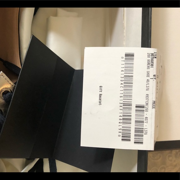 Shoes - Picture 7 of 8